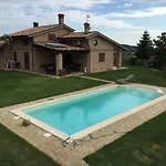 Madonna Carradori Couette-café Offagna
