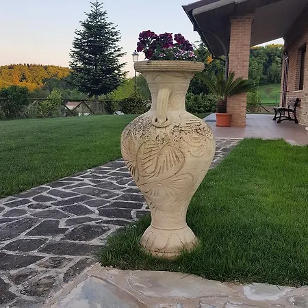 Madonna Carradori *