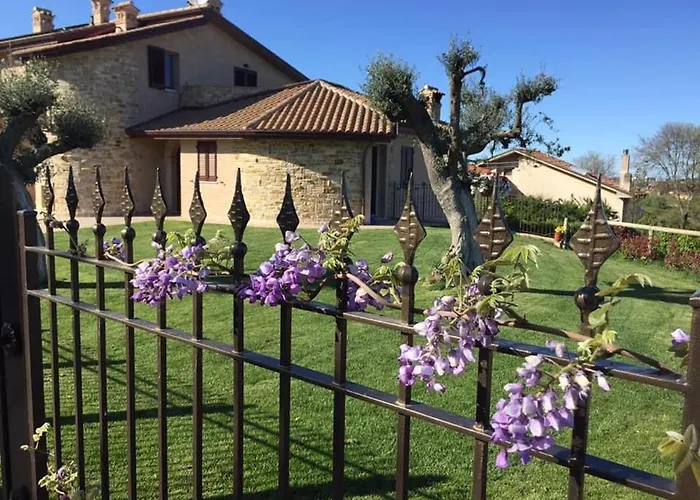 فندق مبيت وإفطار Madonna Carradori